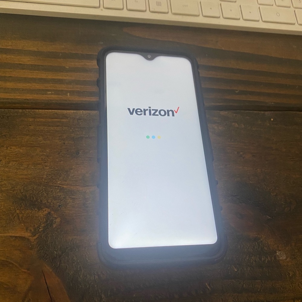 Samsung Galaxy A10e - Picture 2 of 5